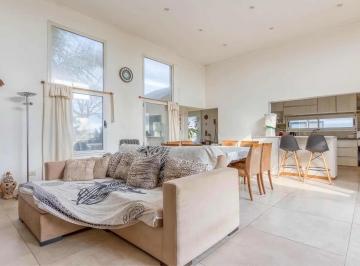 Casa · 160m² · 4 Ambientes · 4 Cocheras · Casa en Venta | Barrio San Sebastián Escobar | con Excelentes Terminaciones