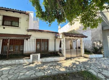 Casa · 180m² · 6 Ambientes · 2 Cocheras · Casa en Remedios de Escalada