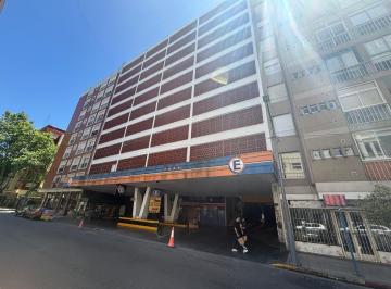Garage · Cochera en Venta en El Centro de La Ciudad