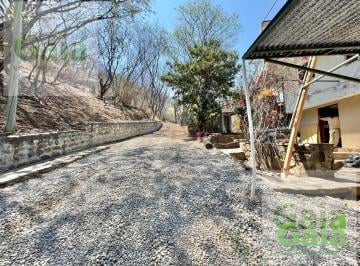 Casa · 280m² · 9 Ambientes · 1 Cochera · Casa y Parque en Tres Cerritos