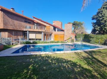 Casa · 530m² · 11 Ambientes · 7 Cocheras · Chalet en Venta en Campo Chico Pilar