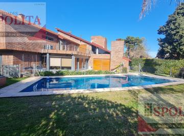 Casa · 530m² · 11 Ambientes · 7 Cocheras · Chalet Multifamiliar en 3 Lotes de Terreno en Venta en Campo Chico Pilar