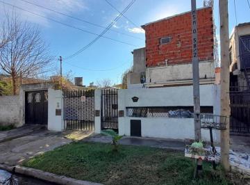 Casa · 160m² · 5 Ambientes · 1 Cochera · Propiedad Multifamiliar en Villa Ballester