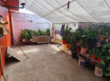 Casa · 122m² · 6 Ambientes · 1 Cochera · Propiedad Multifamiliar 2 Casas con Patio