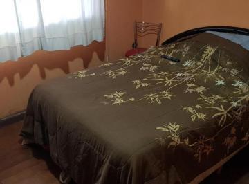 Casa · 100m² · 3 Ambientes · 4 Cocheras · Casa de Estilo con Muy Buenos Detalles, con Sesión de Plan P