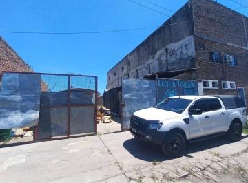 Bodega-Galpón · 300m² · 2 Ambientes · Excelente Galpón de 11 X 43 con Estacionamiento, en La Zona