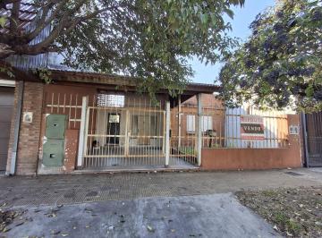 PH · 75m² · 3 Ambientes · 1 Cochera · PH en Frente en Venta de 3 Ambientes - Jose Leon Suarez