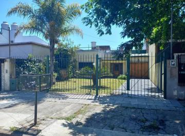 Casa · 72m² · 4 Ambientes · 4 Cocheras · Casa en Jose León Suarez