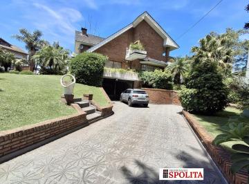 Casa · 250m² · 5 Ambientes · Casa en Venta en Jose León Suarez