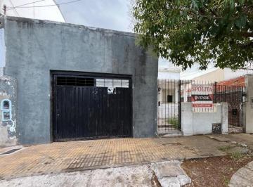 PH · 119m² · 2 Ambientes · 1 Cochera · PH en Frente en Venta en Jose León Suarez