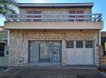 Casa · 145m² · 4 Ambientes · 1 Cochera · Casa Multifamiliar con Local en Venta en Villa Ballester