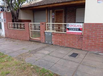 Casa · 180m² · 4 Ambientes · 1 Cochera · Casa en Venta en Jose Leon Suarez