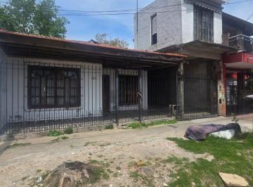 Casa · 120m² · 3 Ambientes · 3 Cocheras · Casa en Venta en Jose León Suarez