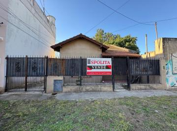Casa · 96m² · 4 Ambientes · 1 Cochera · Casa en Jose León Suarez