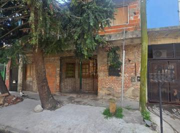 Casa · 80m² · 5 Ambientes · Casa en Venta en Jose León Suarez