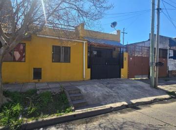 PH · 82m² · 4 Ambientes · 1 Cochera · Casa en Venta en Jose León Suarez