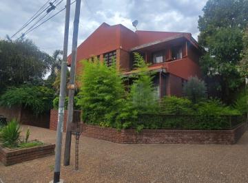 Casa · 250m² · 10 Ambientes · 2 Cocheras · Casa en Jose León Suarez