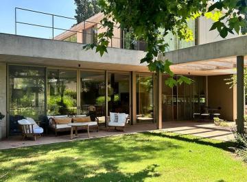 Casa · 5 Ambientes · Casa en La Chacra