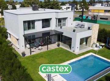 Casa · 320m² · 6 Ambientes · 2 Cocheras · Casa en Venta en Canning, Terralagos