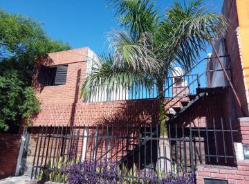 Casa · 138m² · 3 Ambientes · 4 Cocheras · Casa a La Venta en Alto Alberdi con Dos Departamentos