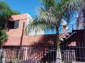 Casa · 138m² · 3 Ambientes · 4 Cocheras · Casa a La Venta en Alto Alberdi con Dos Departamentos