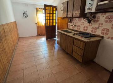 Casa · 126m² · 8 Ambientes · Venta de Casa de 3 Dorm. en Alto Alberdi