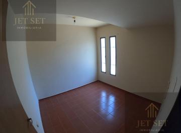Casa · 41m² · 3 Ambientes · 2 Cocheras · Venta Casa 2 Dorm. en Barrio Colón, con Patio Grande y Parrilla