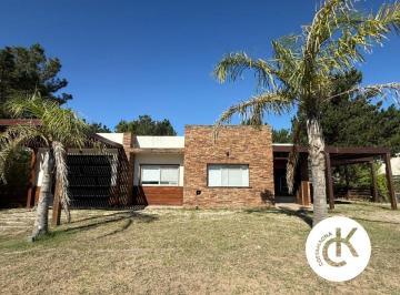 Casa de 5 ambientes, Costa Esmeralda · Casa en Venta y Alquiler Temporal | Piscina | Barrio Residencial I