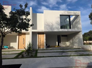 Casa · 180m² · 5 Ambientes · 2 Cocheras · Oportunidad en La Luisita: Duplex Premium Ideal Para Tu Familia
