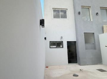 Casa de 3 ambientes, La Plata · Venta o Alquiler Dúplex Moderno - 2 Dorm. 3ambientes - Ubicacion Tranquila, Melchor Romero