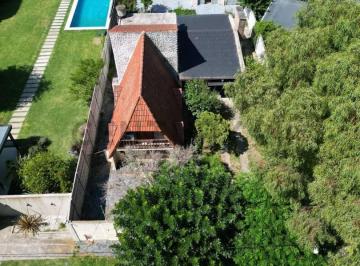 Casa · 240m² · 2 Dormitorios · Venta de Casa Ensenada, Villa del Plata