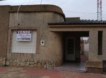 Casa de 4 ambientes, Armstrong · Casa con Galpón y Salida a Dos Calles en Armstrong