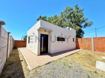 Casa · 47m² · 2 Ambientes · 1 Cochera · Casa en Venta en La Plata