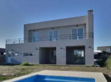 Casa · 199m² · 4 Ambientes · Venta Casa San Sebastian Area 8 Dos Plantas 4 Ambientes