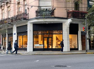 Local comercial · 226m² · 2 Ambientes · Venta Local Comercial con Renta en Balvanera - Once