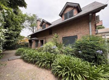 Casa · 203m² · 5 Ambientes · 1 Cochera · Casa en Venta en Muñiz