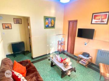 Casa · 106m² · 4 Ambientes · 1 Cochera · Casa 3 Dorm. con Cochera - Córdoba 700 - Pérez | Venta
