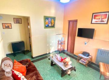 Casa · 106m² · 4 Ambientes · 1 Cochera · Casa 3 Dorm. con Cochera - Córdoba 700 - Pérez | Venta