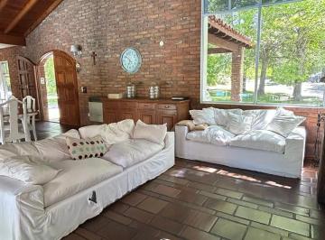 Casa · 1100m² · 4 Ambientes · 2 Cocheras · Venta Casa 5 Ambientes en Los Cardales Country Club