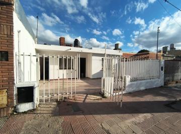 Casa · 115m² · 5 Ambientes · 1 Cochera · Casa Barrio Las Margaritas