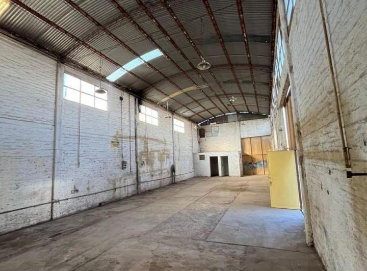 Bodega-Galpón · 215m²