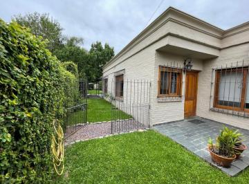 Casa · 117m² · 5 Ambientes · 2 Cocheras · Casa Estilo Campo 3 Dorm Jardin Galeria Pileta