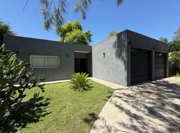 Casa · 192m² · 5 Ambientes · 7 Cocheras · Venta Casa 5 Ambientes Apta Credito - Barrio Privado La Campiña
