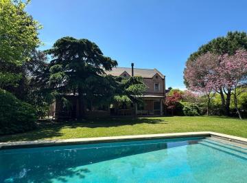 Casa · 320m² · 5 Ambientes · 2 Cocheras · Venta Casa San Jorge Village