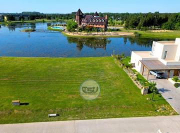 ESV-ESV-1643_2 · Venta Lote Al Agua 610 m² Hipico Principado Ciudad Nautica Canning