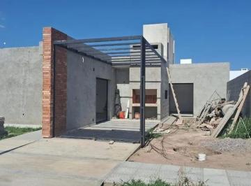 Casa · 100m² · 3 Ambientes · 1 Cochera · Venta Casa 2 Dorm. Unica Planta - Colinas de Manantiales!