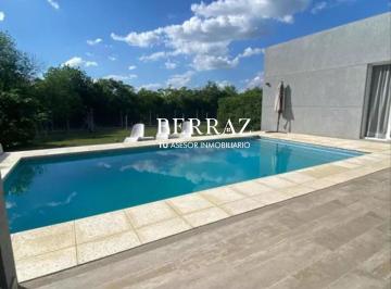 Casa · 220m² · 5 Ambientes · 3 Cocheras · Casa Venta 3 Dorm. Barrio Santa Guadalupe Lote de 820 m² Pilar del Este