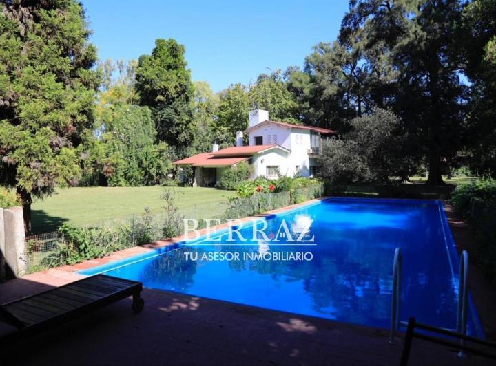 Casa · 500m² · 10 Ambientes · 2 Cocheras