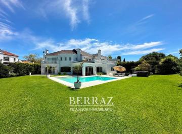 Casa · 450m² · 9 Ambientes · 3 Cocheras · Casa Venta 9 Ambientes en Ayres del Pilar Lote 1000 m²
