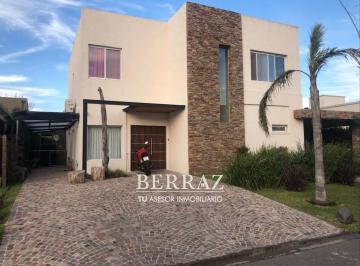 Casa · 221m² · 7 Ambientes · 2 Cocheras · Casa Venta 7 Ambientes en Los Robles La Cañada de Pilar Lote de 436,10 m²